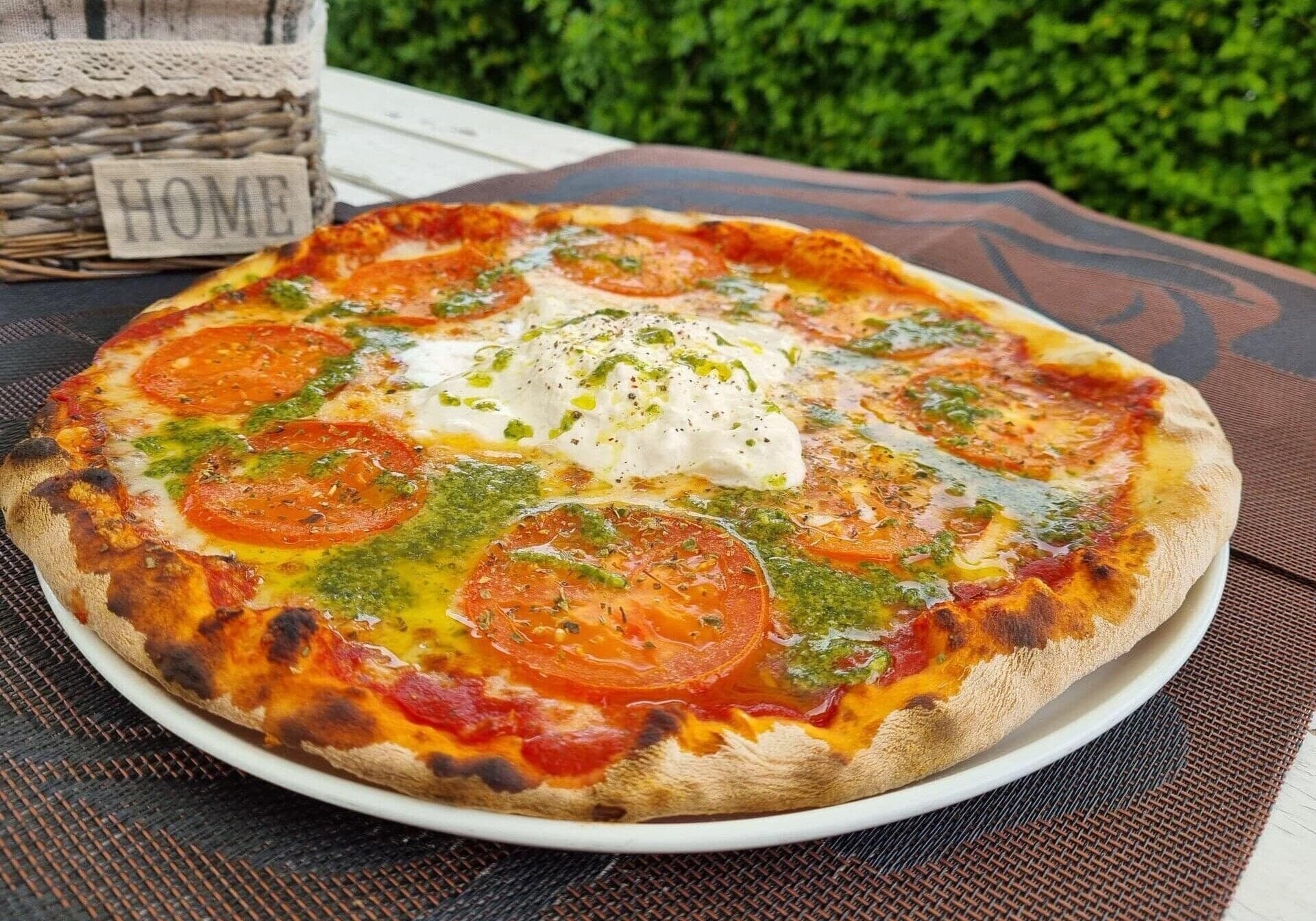 Mamma Mia Pizzeria Italiana & Guesthouse